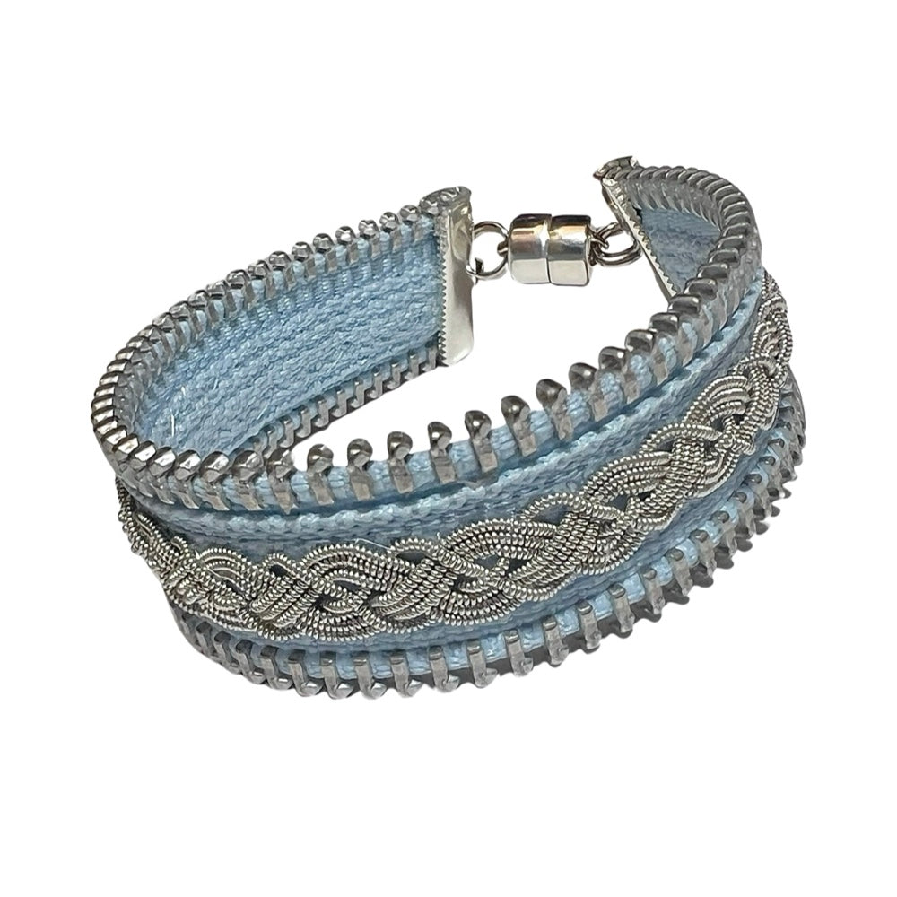 Sami-Style Zipper Bracelet: Baby Blue